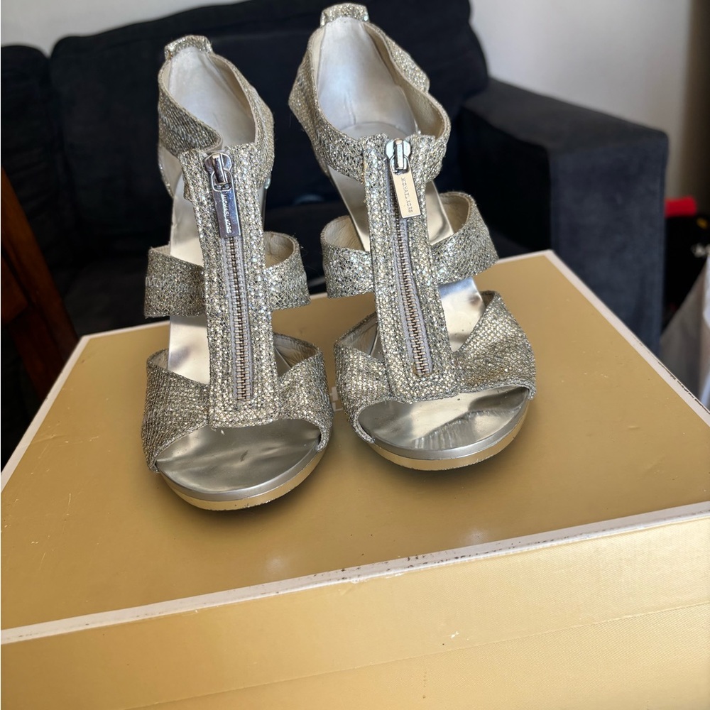 💎Michael Kors Glittering Silver Heels